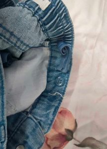 Girl&#39;s Denim Jeans