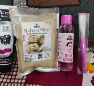 4-in-1 Combo Skincare Kit[quantity-4,bestBefore24m