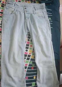 Stylish Light Wash Jeans