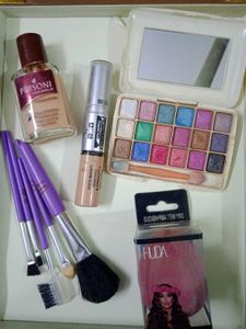 FREE 🚚 Combo Of 5 - Makeup Bundle