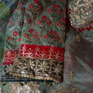 Beautiful Pakistani Suit