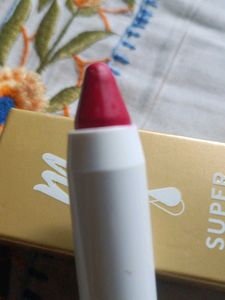 Myglamm Perfect Curves Matte Lip Crayon