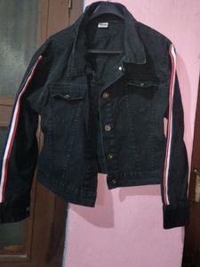 Classy Black Stripe Denim Jacket For Women's