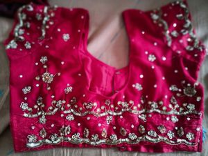 Heavy Embroidered Saari With Blouse