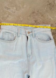 Light Wash High-Waisted Jeans