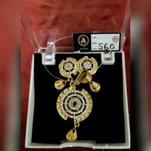 Gold Look AD Pendant Set