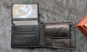 Gucci High Quality wallet with wooden box