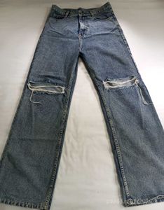 Baggy/Torn Jean