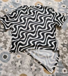 Abstract Wave Pattern T-Shirt