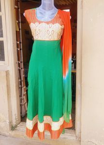 Green &amp;Red Color New Anarkali Kurta Set Pack Of 1