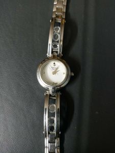 Elegant Silver Wristwatch