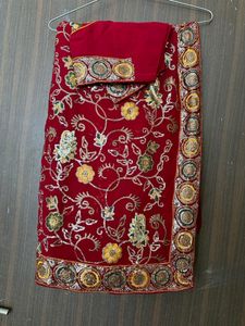 Beautiful Heavy Looking Saree With Blouse