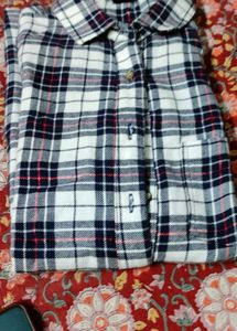 Plaid Flannel Shirt (women black and white)