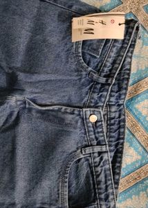UNISEX STRAIGHT LEG JEANS