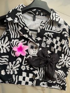 Zara Black &amp; White Print Sleeveless Top