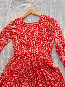 Red Floral Niarcut Kurti (Women&#39;s)