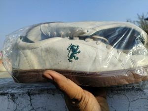 Red Tape White Casual Shoes