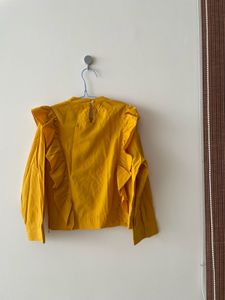 Pinteresty Yellow Top
