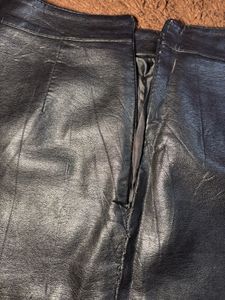 Chic Black Mini Skirt