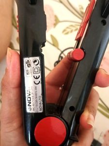 Nova Hair Straightener With Crimper