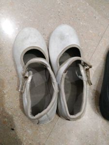 Girls White Casual Shoes