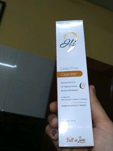 Hi9  Cleanser + Skin Toner Combo