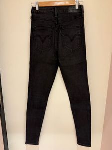 Levi&#39;s Black Skinny Jeans