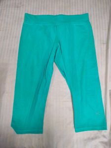 Active Capri Leggings