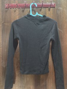 Black Ribbed &#34;REFLECTION&#34; Quarter-Zip Top | S🖤