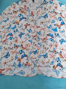 Butterfly Print Top 🦋🌼🪻🌸🏵️🌹