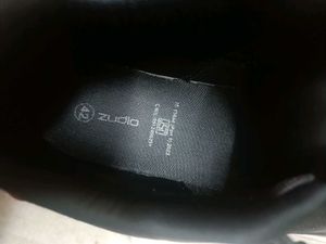 Zudio Black Sneakers
