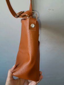 (No flaws at all 😀) Slingbag