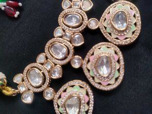 Stunning Kundan Jewelry Set