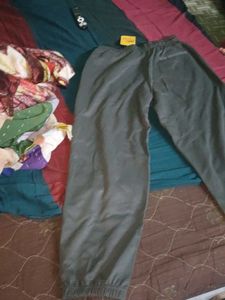 IS BEST JOGGERS IN BAWAKOOF BRAND