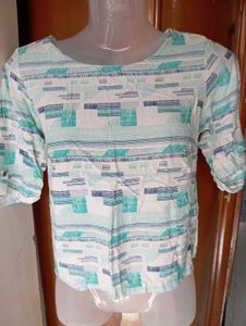 Patterned 3/4 Sleeve Top