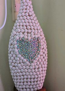 Pearl Vase with Rhinestone Heart