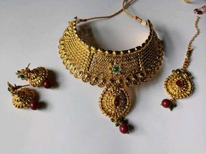 Necklace Earring And Mangtika Set