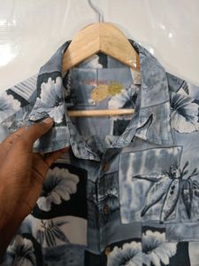Caribbean Floral Print Cropped Shirt