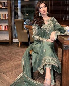New Stayle Beautiful Women Pakistani Dress Inpoted