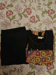 Vibrant Ateesa Kurta With Pockets &amp; Pant Set