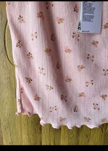 H&amp;M Floral Lace Trimmed Crop Top/ SIZE-M
