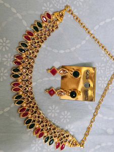 Yellow Floral Beaked Choker Necklace Set