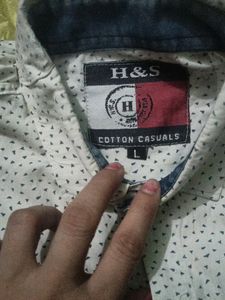 2 Combo Shirts L size.