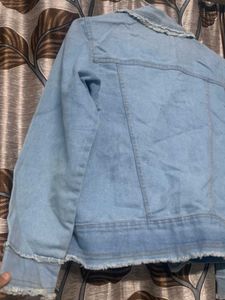 BLUE DENIM JACKET