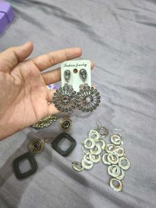 Pack Of 4 Earrings