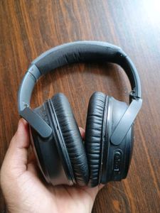 Bose Quiet Comfort QC 35 AnC Headphones .
