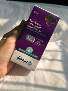 The Dermaco Nia Zelaic Oil Control Face Serum
