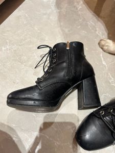 Black Winter Boots
