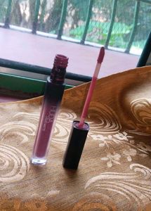 Huda Beauty Nude Lipstick