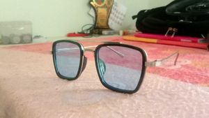 Square Framed Sunglasses with Case